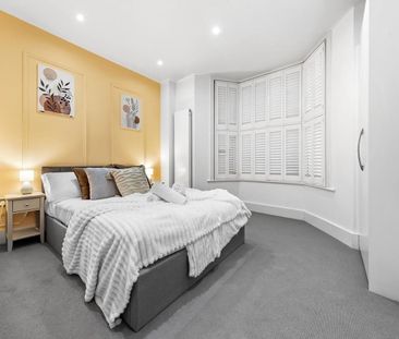 2 Bed Flat, Bramber Road, W14 - Photo 6