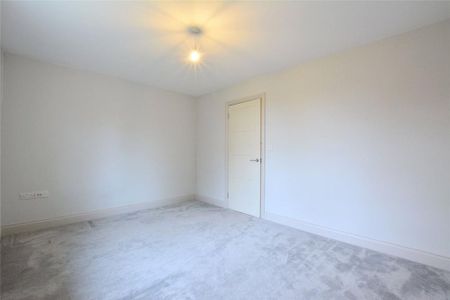 2 bedroom end of terrace house to rent - Photo 3