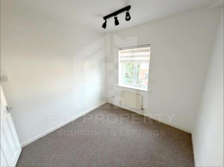 3 bedroom end of terrace house to rent - Photo 2