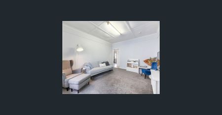 Renovated beauty in handy location. - Photo 4