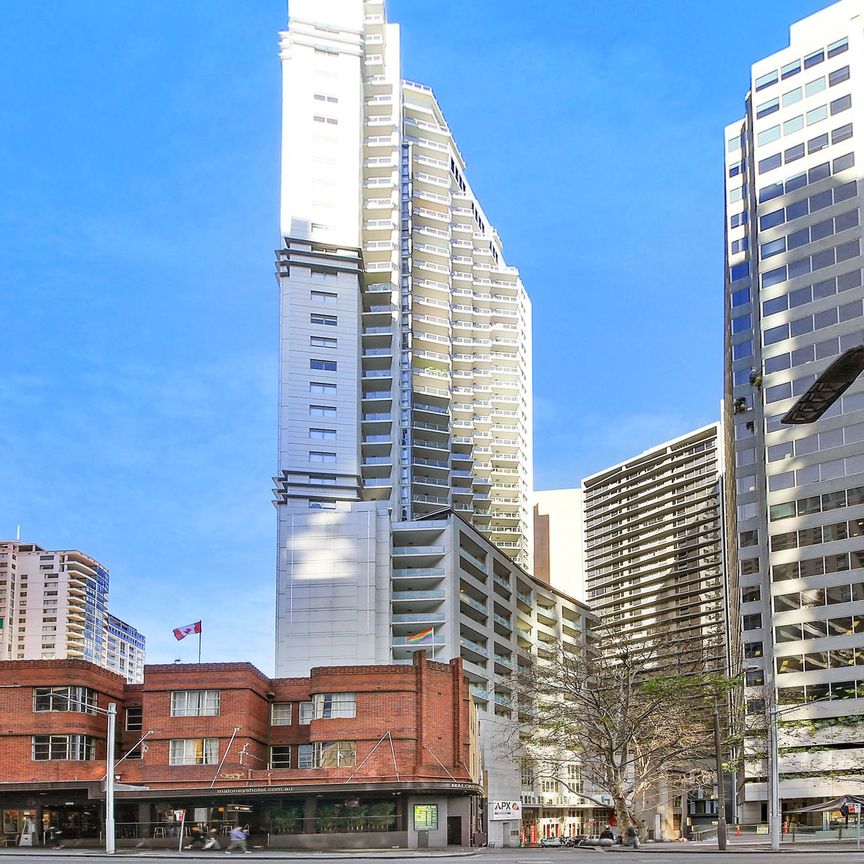 Freshly Painted 1 Bedroom in Prime Location - Photo 1