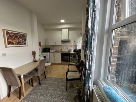 2 bedroom apartment to rent - Photo 3