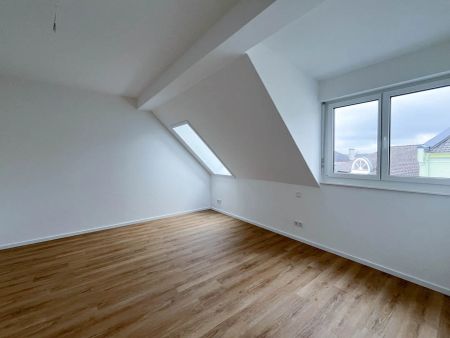 Neubau-Dachgeschosswohnungen mit Fahrstuhl - Photo 2