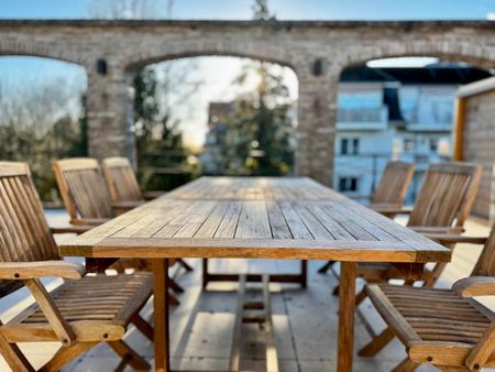 Opmerkelijk, gemeubeld en volledig uitgerust dakappartement met 4 slaapkamers en immens leefterras te huur - Photo 5