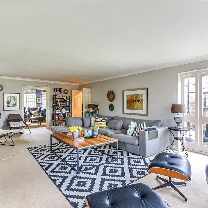 4 bedroom detached house to rent - Photo 1