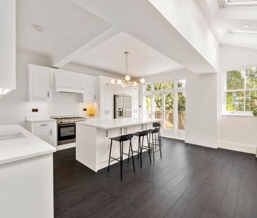 Farquhar Road, SW19, London - Photo 5