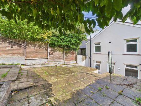 4 bedroom terraced house to rent - Photo 5