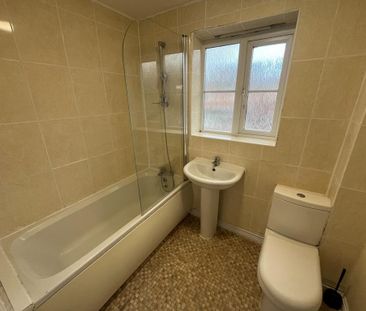 3 bedroom semi-detached house to rent - Photo 6