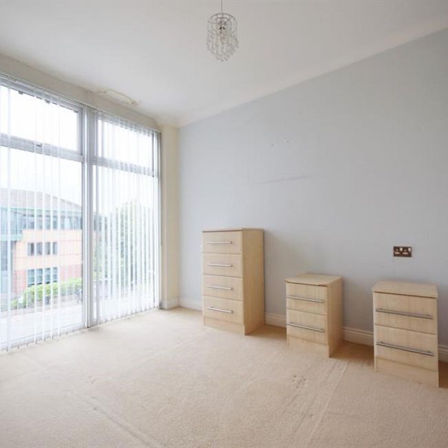 2 Bedroom Apartment Available Arranging tenancy - Photo 1