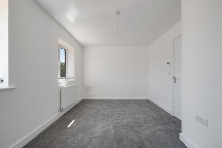 2 bedroom semi-detached house to rent - Photo 2