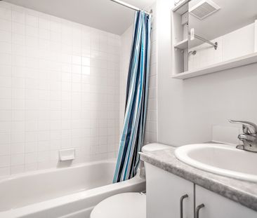 The Lorne Apartments - Bachelor - Photo 2
