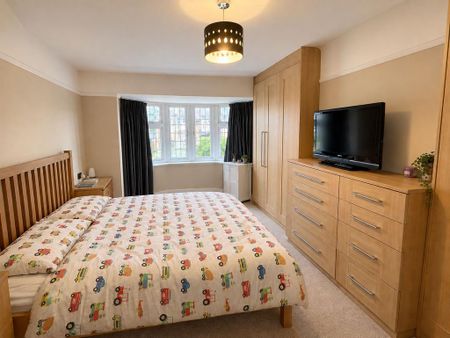 4 bedroom semi-detached house to rent - Photo 4