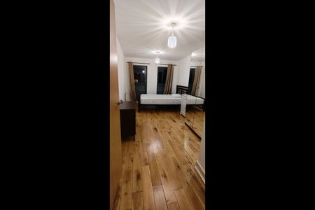2 Bed Flat, Surrey Quays Road, SE16 - Photo 5