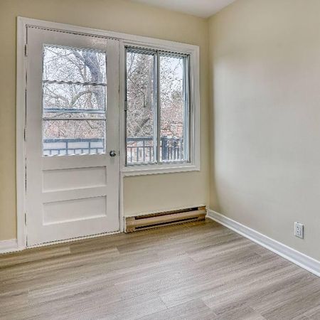 CDN/HAMPSTEAD | Haut de duplex rénové | 3 cac + 1 petit bureau - Photo 4