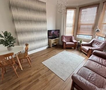 4 bedroom terraced house to rent - Photo 2