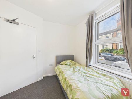 House share to rent - Photo 2