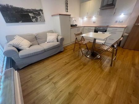 1 bedroom flat to rent - Photo 2