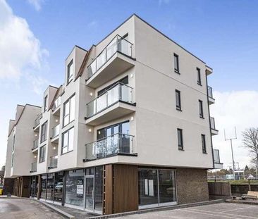 West Byfleet, Surrey, KT14 - Photo 3