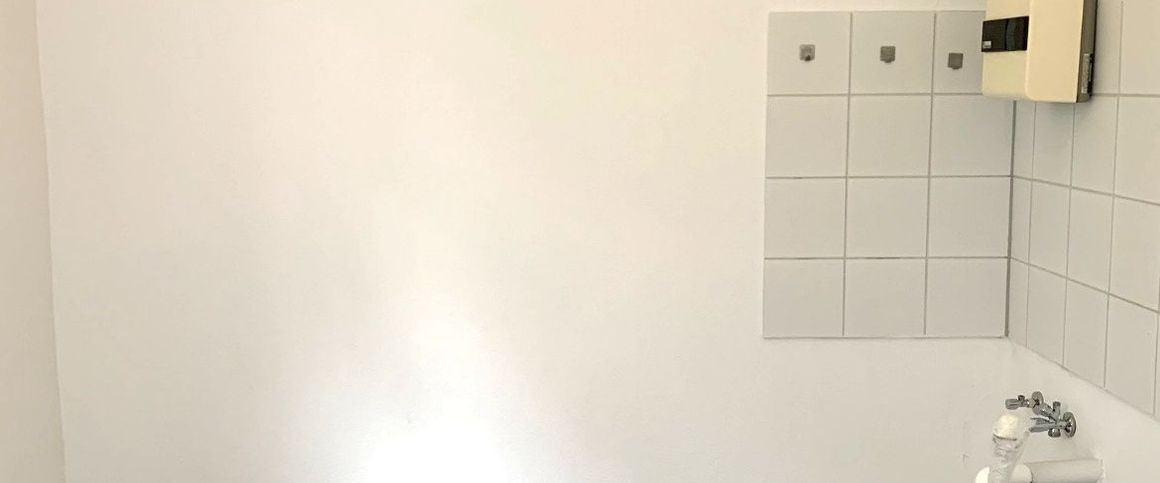 Einzimmerwohnung mit Balkon ab sofort frei - Photo 1