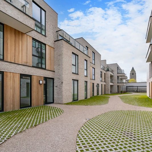 Zonnig appartement met 2 slaapkamers te huur in Waregem - Photo 1