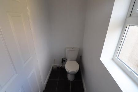 Kingsland Avenue, Chapelfields, Coventry, Cv5 8dy - Photo 2