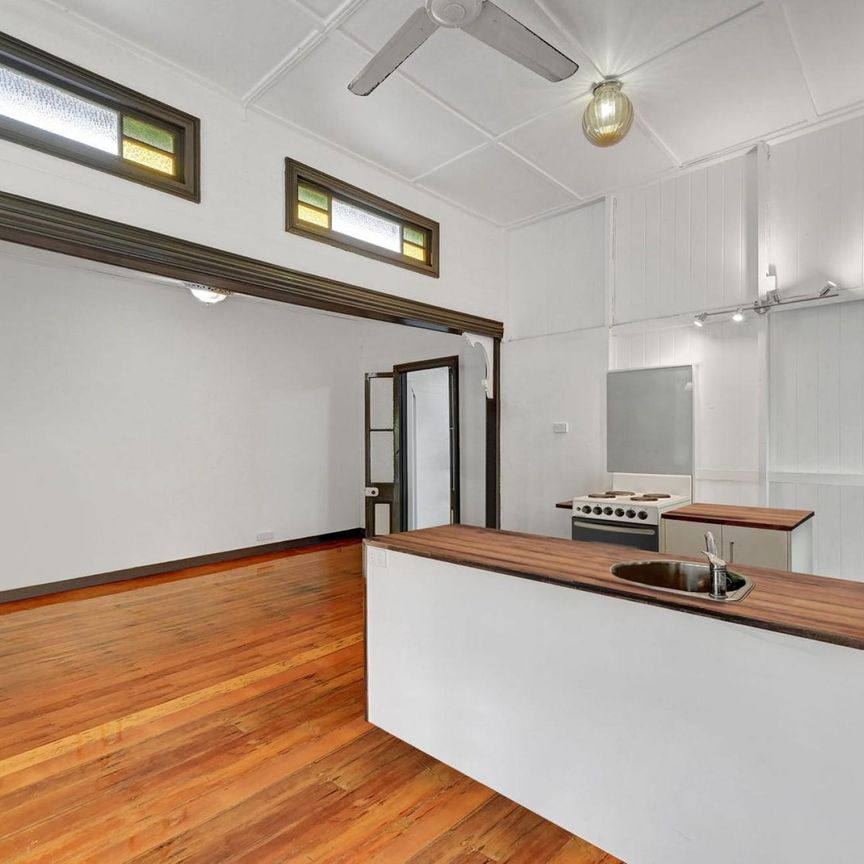 Charming Queensland Unit in West End - Photo 1