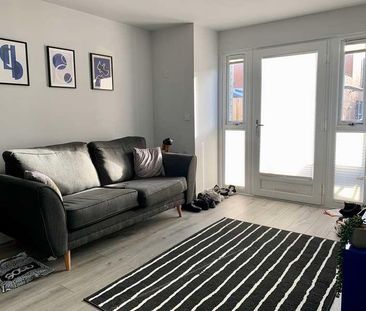 Bed Student Property, LN5 - Photo 1