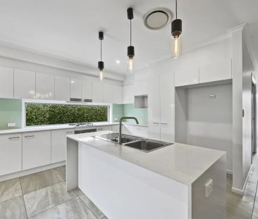 Renovated and Welcoming Family Home in the Breeze, Peregian Beach - Photo 6