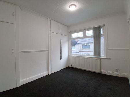 3 bedroom terraced house to rent - Photo 4