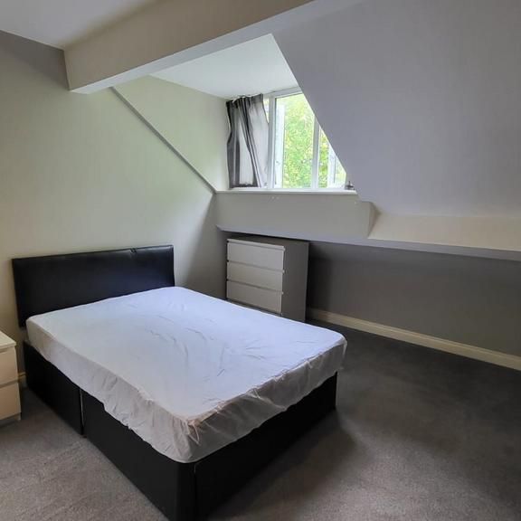1 bedroom in a house share to rent - Photo 1
