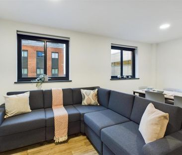 1 bedroom in a flat share to rent - Photo 3