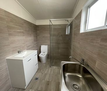 Charming 2-Bedroom Home Close to Everything! - Photo 4