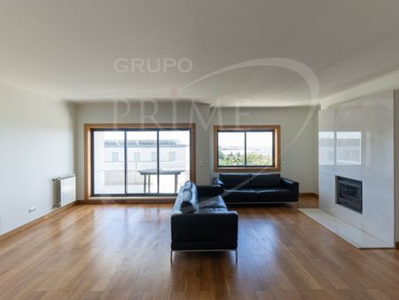 4 room luxury Flat for rent in Praca do Imperio, Porto, Distrito do Porto - Photo 3