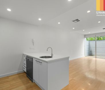 2/1 West Street, Hindmarsh - Photo 1