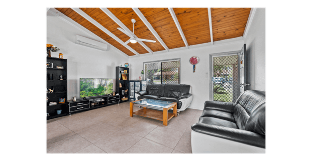 3BDRM HOUSE IN THE HEART OF HILLCREST! - Photo 1