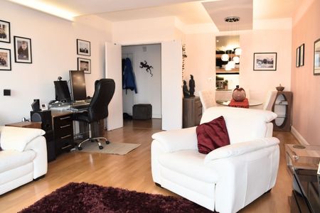2 Bed Flat, Westferry Road, E14 - Photo 2