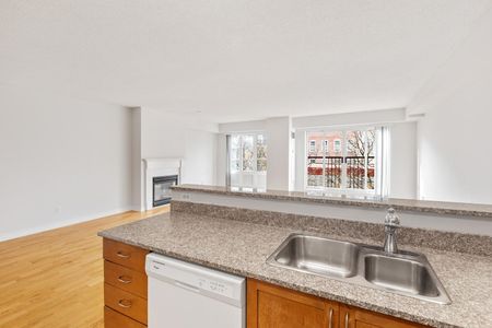 Clarendon Lanes - Photo 4