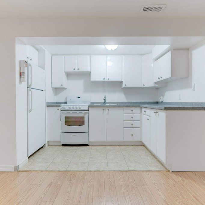 For Lease - 2217 Ghent Avenue, Burlington, Ontario - Photo 1