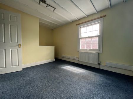 2 bedroom house to rent High Street, Kelvedon, CO5 - Photo 3