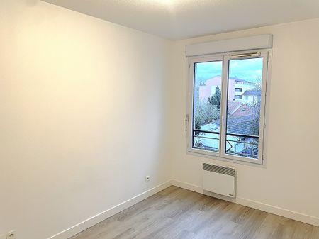Location Appartement 2 pièces 43m² VILLEFRANCHE SUR SAONE 69400 - Photo 4
