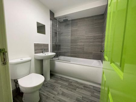 3 bedroom apartment to rent - Photo 5