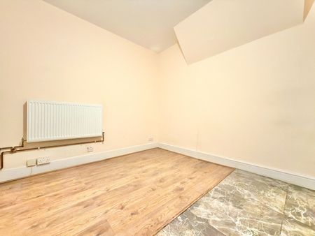 1 Bed Flat, Harpour Road, IG11 - Photo 4
