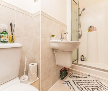 2 bedroom flat to rent - Photo 6