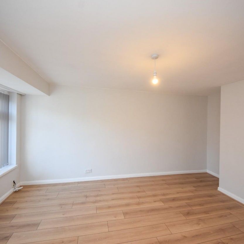 3 bed House - Semi-Detached for Rent - Photo 1