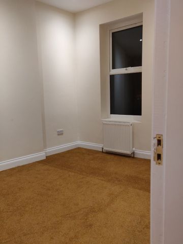 2 Bed Flat, Brixton Hill, SW2 - Photo 2