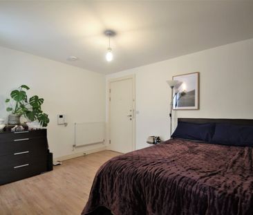 Conington Road, London, SE13 - Photo 2