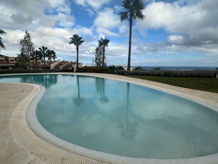 2 room luxury Flat for rent in Benalmádena, Spain - Photo 3