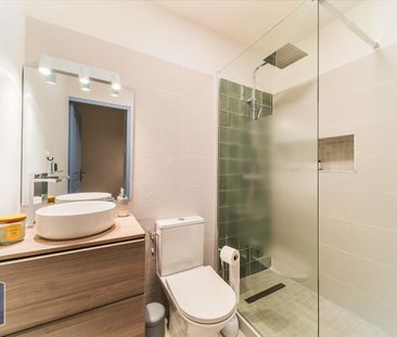 Location Appartement 1 pièce 25m² ST DENIS 97400 - Photo 1