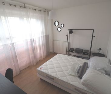 Location Appartement 5 pièces 10m² - Photo 3
