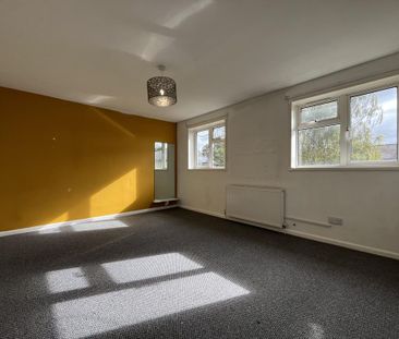 2 bedroom maisonette to rent - Photo 2